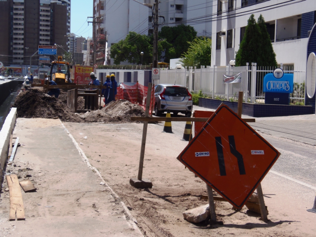 SMTT recomenda que evitem a Avenida Sílvio Teixeira no sentido shopping - SMTT Aracaju